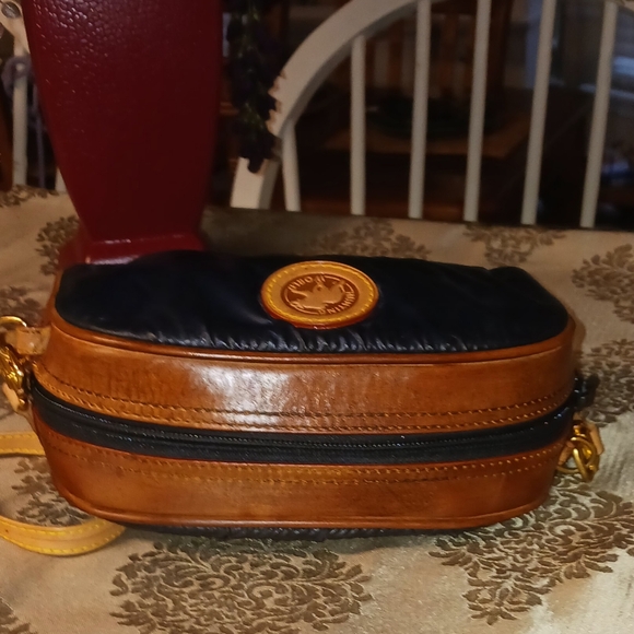 Hunting World Vintage Crossbody Bag Navy Blue/Tan Authentic with certificate - Picture 5 of 16